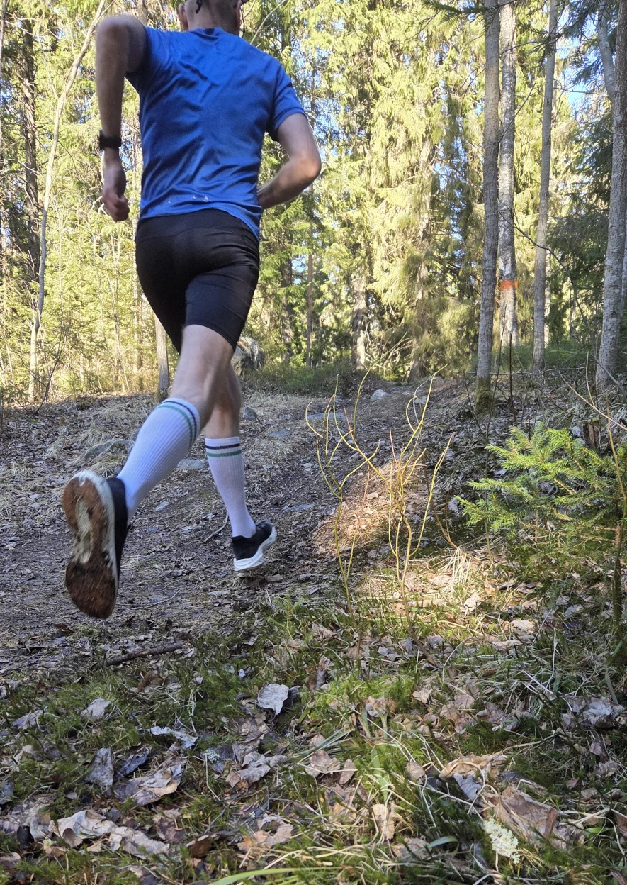 Traillöpning med 8000 Kicks Hemp Runners strl 46
