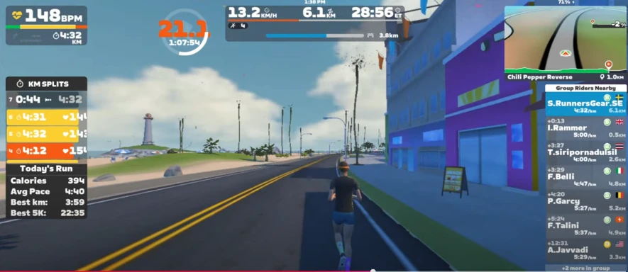 Springer en halvmaraton med Zwift på löpband